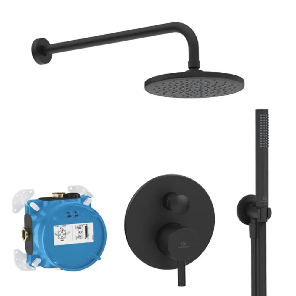 Schwarzes Armaturen-Set von Ideal Standard, bestehend aus einer Regendusche, einem Wandthermostat und einem Handbrause-Set, ergänzt durch einen blauen Verteilerkasten.